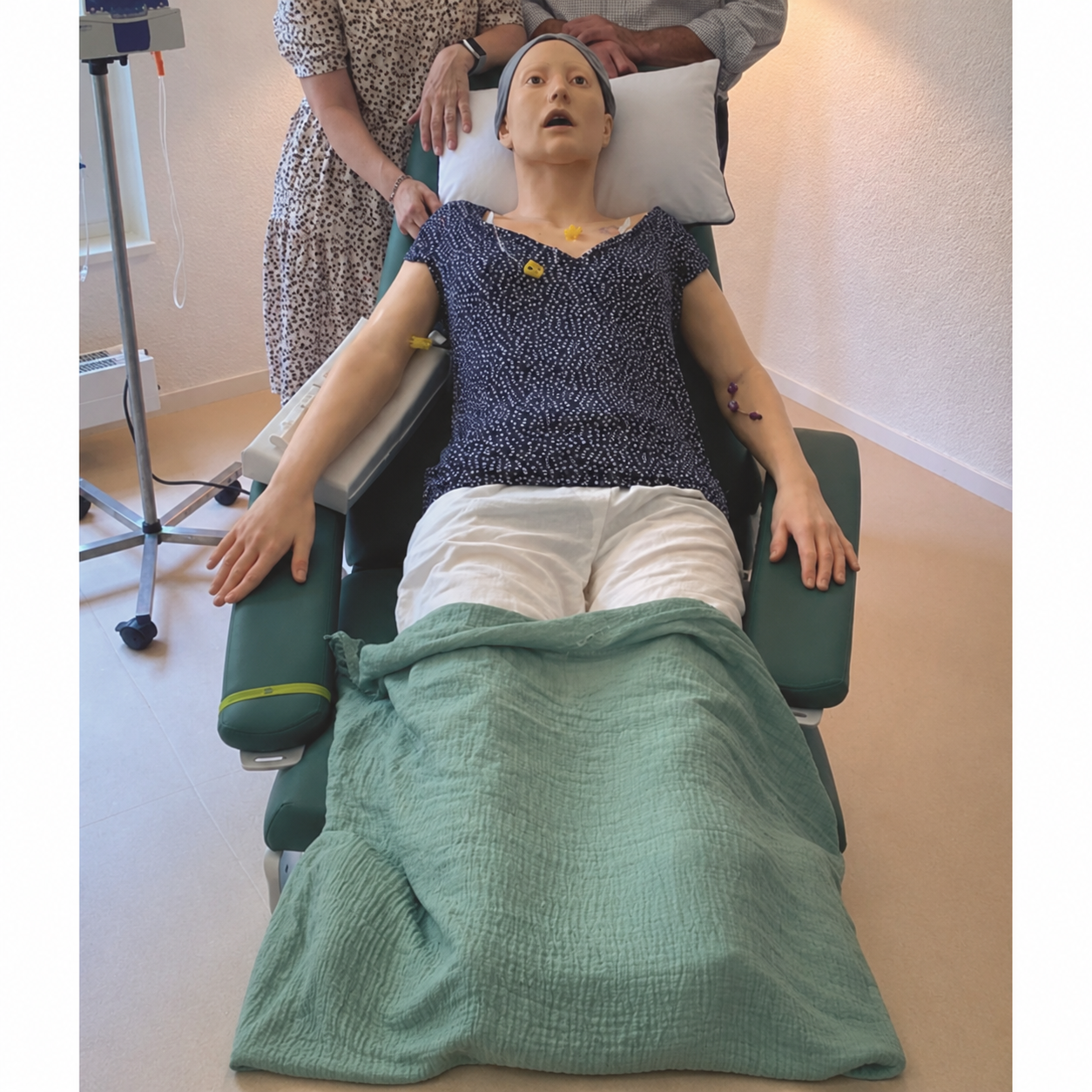 Манекен онкологического пациента Lifecast для обучения работе с порт-системами и PICC